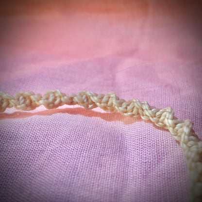 Armband - Spiralförmiges Band mit schwarzen Perlen